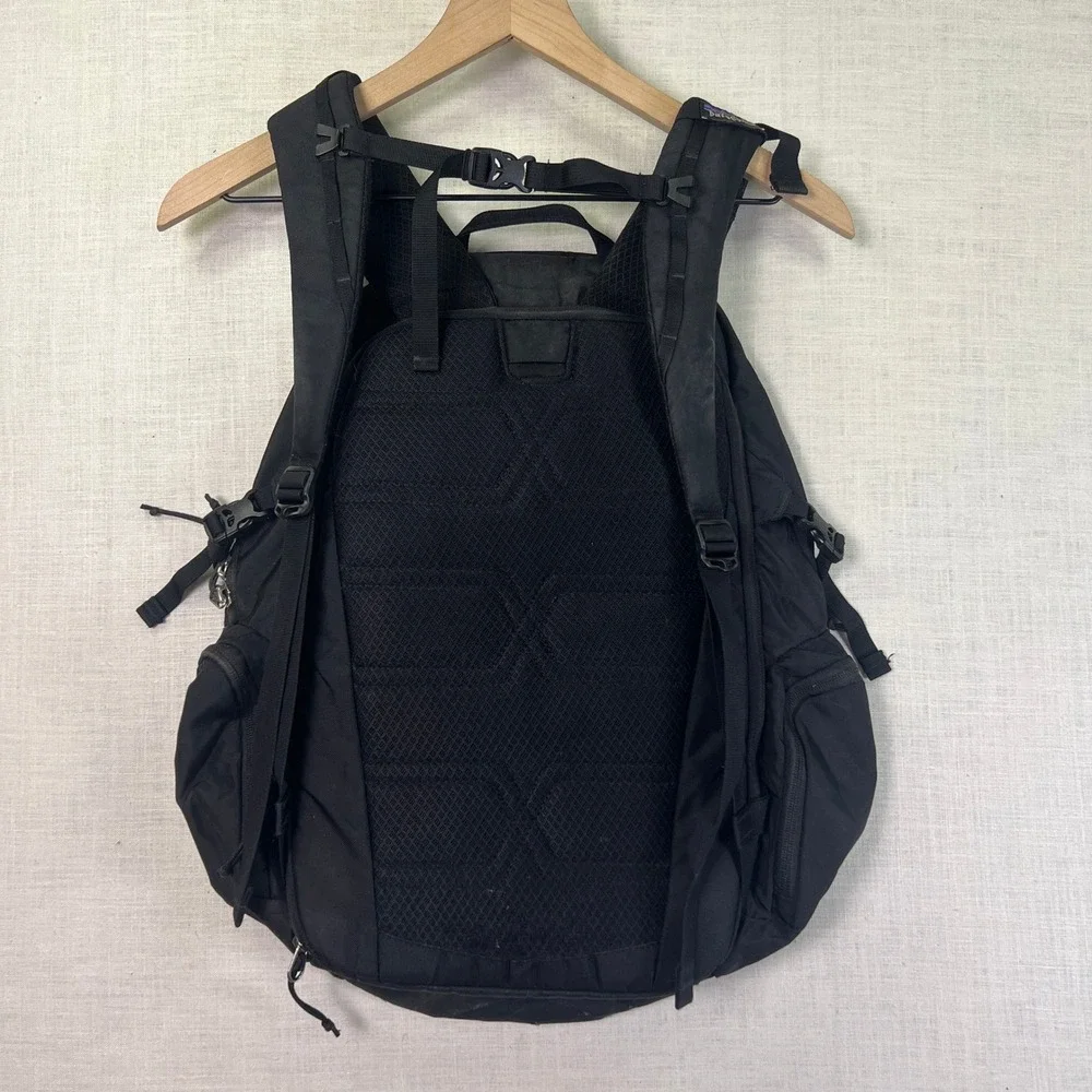 Patagonia Black Paxat 30L Backpack TSA Laptop‎ Tablet Sleeve Daypack Outdoor USA